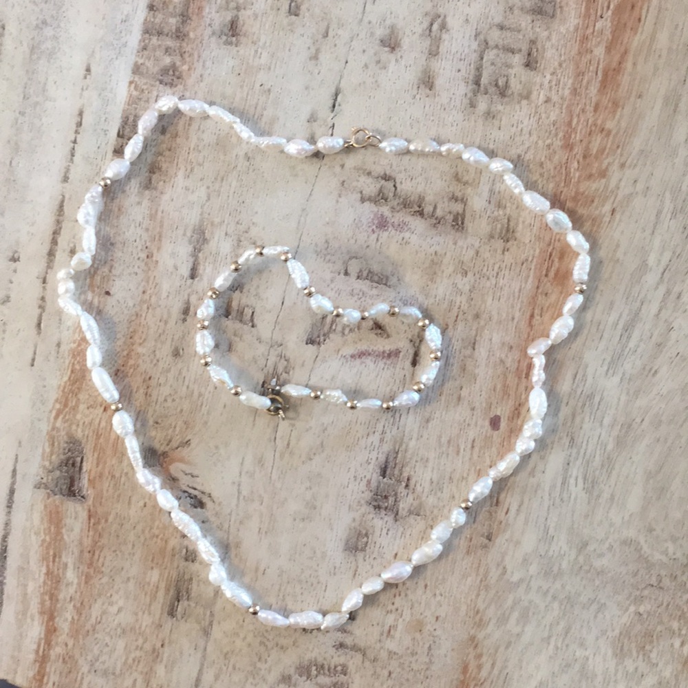 Vintage pearl bracelet and choker and bracelet.